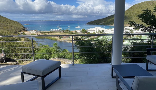 spacious appartment facing the sea with private garden jaccuzi and plancha grill