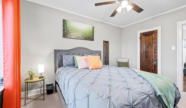 Spacious APT/Comfy Bed/Free Parking/22mins to ORD&MDW