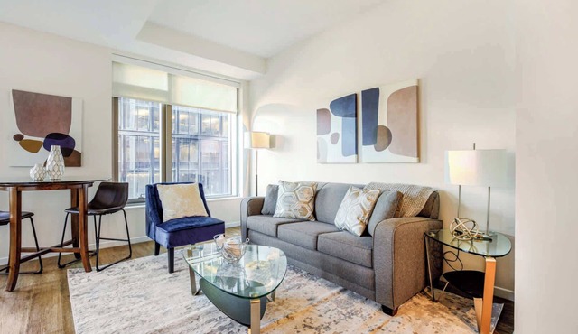 Spacious Apt Full Kitchen In Seaport