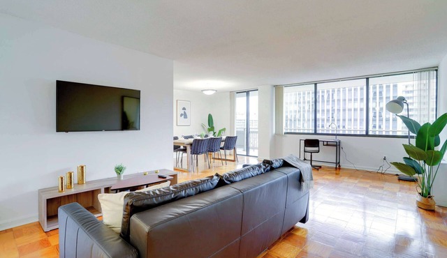 Spacious Apt W Great Spaces & Facilities