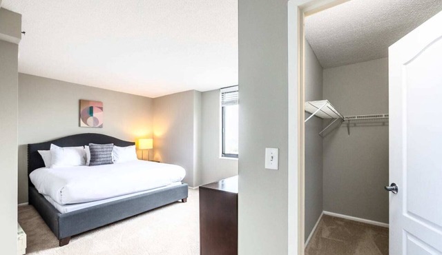 Spacious Apt with Gym-BSC-219J