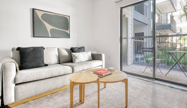 Spacious Arboretum 1BR w/ Pool, Gym & W/D, nr retail, by Blueground