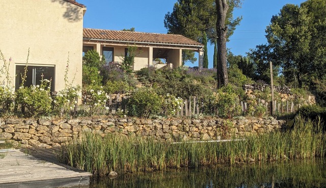 Spacious architect's house with natural swimming pool 15m x 4
