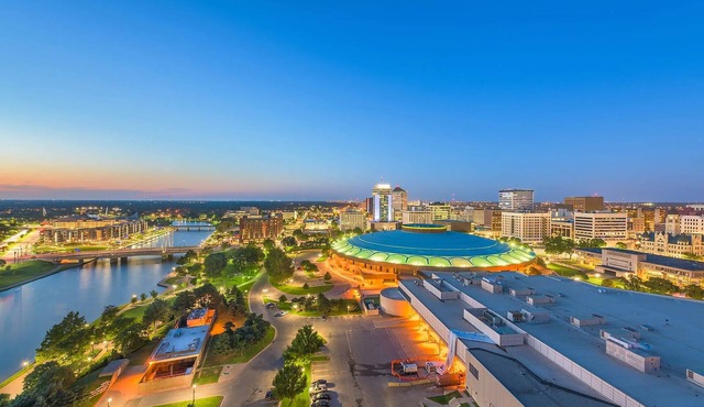 Spacious Ark City Apartments in Historic Downtown!