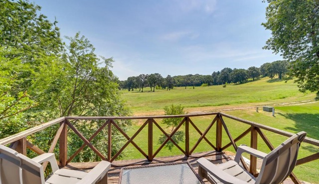Spacious Arkansas Abode w/Balcony & Fire Pit!