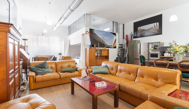 Spacious Artist’s Loft Duplex