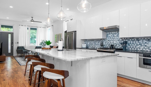 Spacious ATL Escape, Prime Area Near Everything! 2 King Beds. Walkable & Central