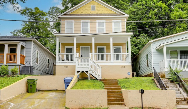 Spacious Atlanta Home ~ 2 Mi to Downtown!