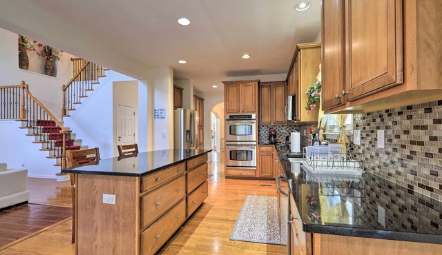 Spacious Atlanta Home with Lake Access & Deck!