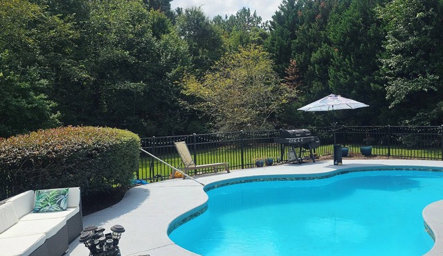 Spacious Atlanta Home w/Private Pool Fire Pit & WiFi near Town and Airport