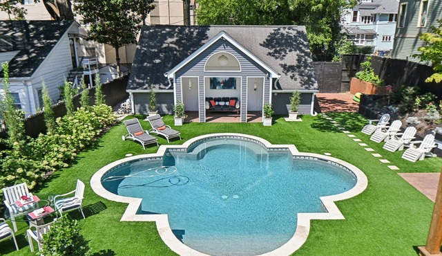 Spacious Atlanta Mansion. 6-bed 5 Bath home with pool & sauna. near Piedmont