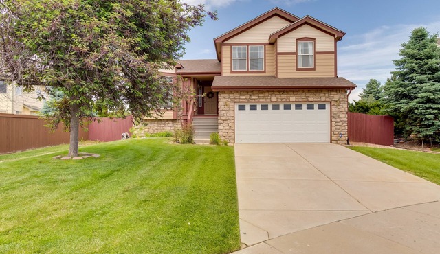 Spacious Aurora Home: 20 Mi to Downtown Denver!