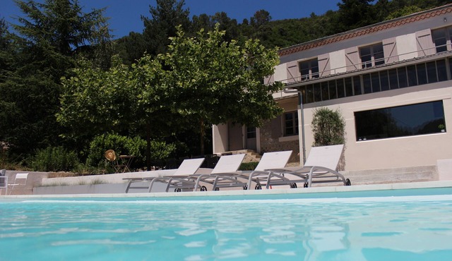 Spacious, authentic landhouse, tastefully decorated