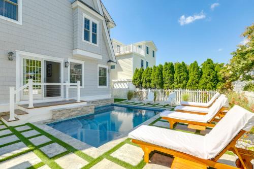 Spacious Avalon Beach House - 2 Blocks to Water!