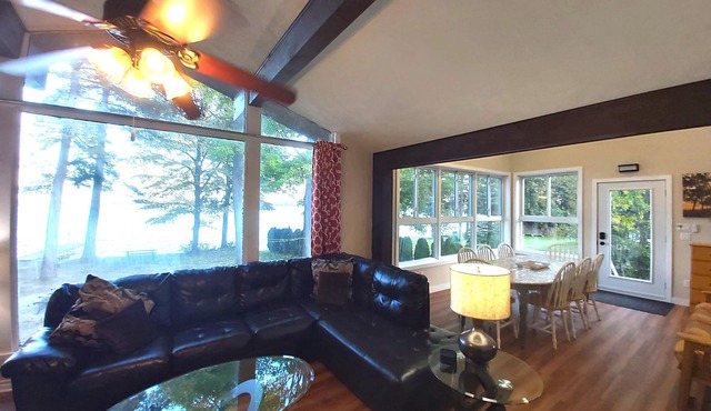 Spacious Balsam Lake Waterfront, 5 Bedrooms, 3 Baths, Dog friendly & UNIQUE!