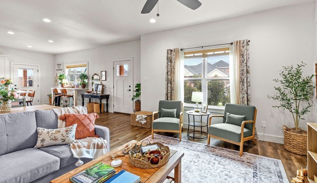 Spacious Bdrms ~ Sleeps 8 ~ Near ACU ~ Summer Savings ~ Pond ~ Playground ~ Pets