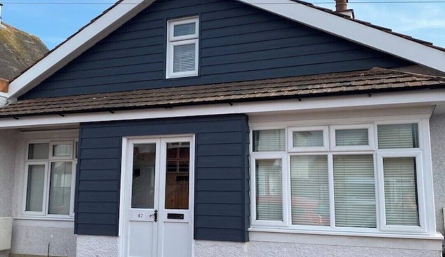 Spacious beach bungalow, less than 5 minutes walk to the beach