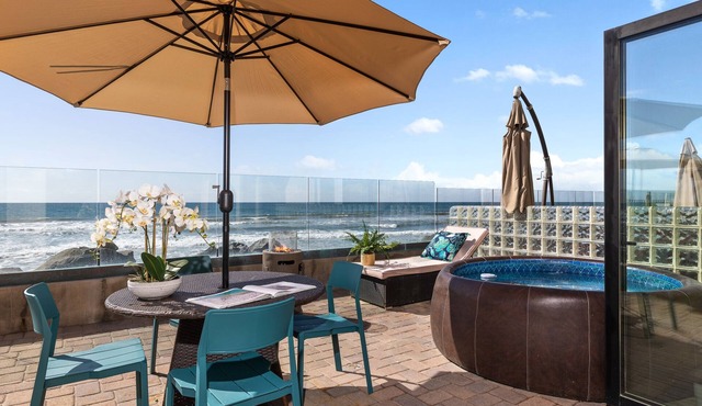 Spacious Beach Level Oceanfront Condo - 817-3