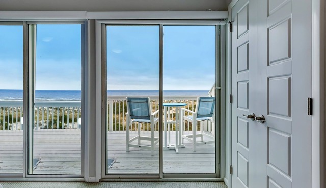 Spacious Beachfront 3BR in Amelia Island Sandpiper Loop