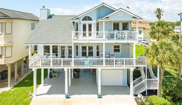 Spacious Beachside Home w/Long Gulf View, Covered Deck & Huge Primary Suite