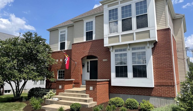 Spacious Beautiful 3BR ☆ Hot Tub ☆ Near Downtown