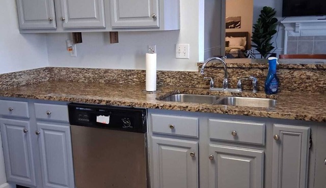 Spacious & Beautiful 6-Bedroom Home with Pool in Memphis