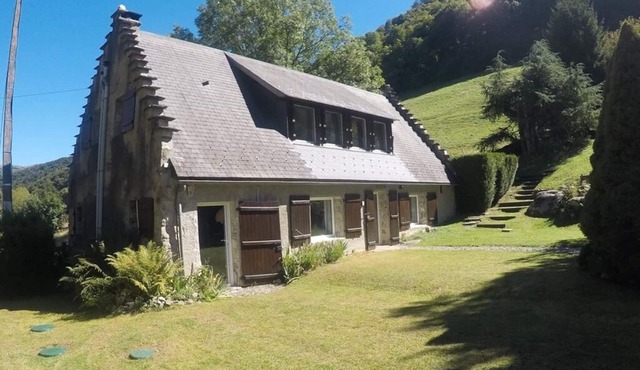 Spacious Beautiful House | Skiing, Cycling & Hiking | Superb Valley Views |