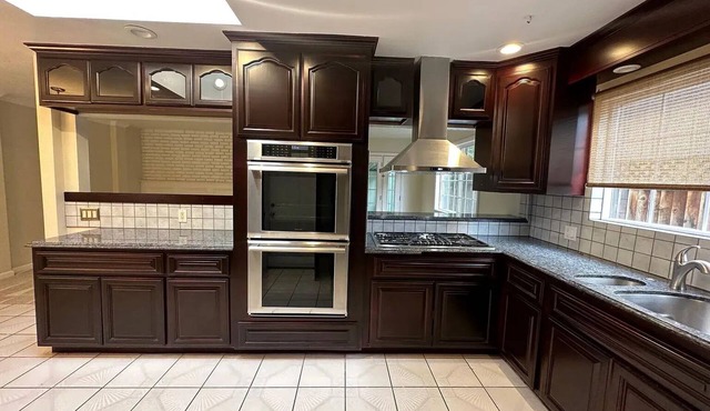 Spacious Beauty in West San Jose — Family-Friendly Comfort with Late Checkout