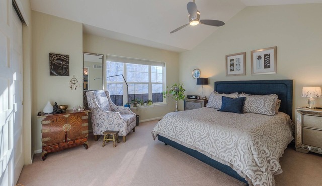 Spacious bedroom and private bath in a shared townhome in enjoyable Longmont
