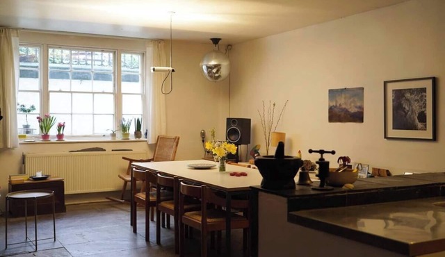 Spacious bedroom in characterful period flat ensuite bathroom