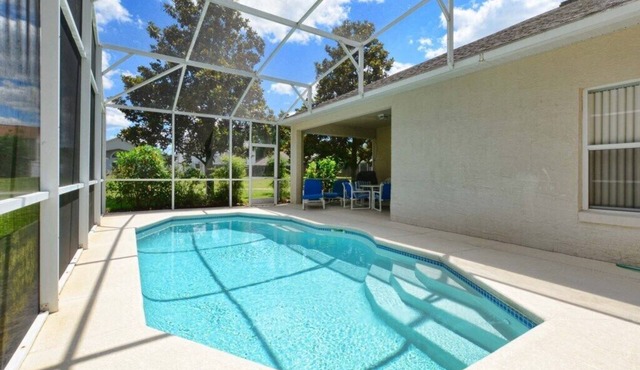 SPACIOUS BEDROOM, PRIVATE POOL, VERY CLOSE TO THEME PARKS & ATTRACTIONS