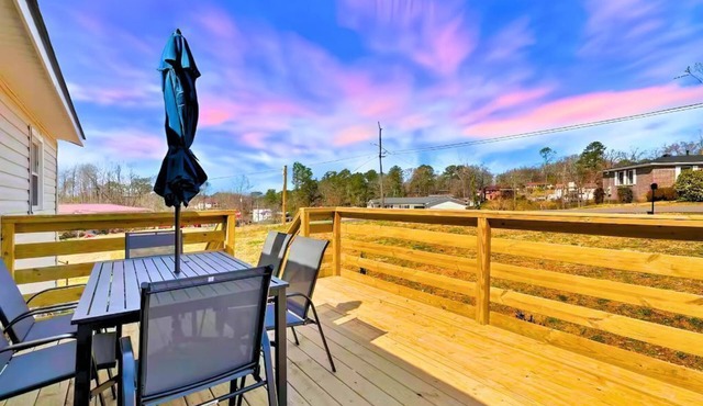 Spacious Birmingham Family Group Retreat: Sleeps 8