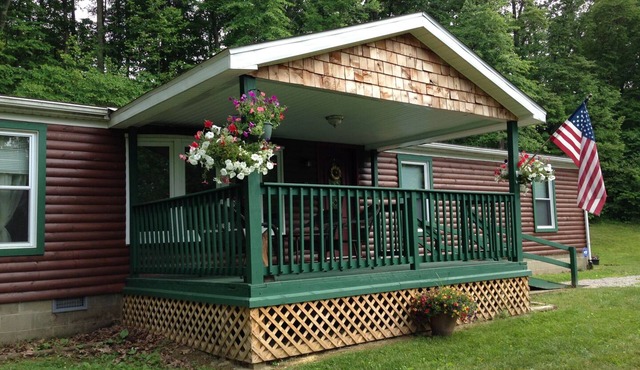 Spacious Bobcat Cabin, 30 mins from Hocking Hills