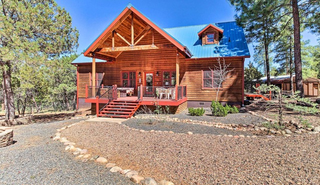 Spacious Bohemian Cabin + Decks, 9 Mi to Lake