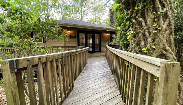 Spacious Brevard Cabin w/Views & Pool/Golf/Lake