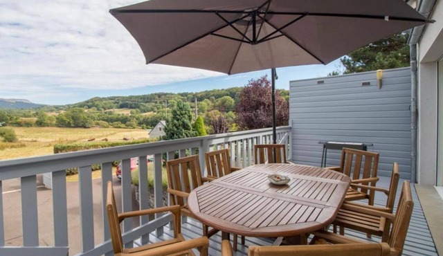 Spacious, bright house 15 minutes from the Puy de Sancy! Ideal for families