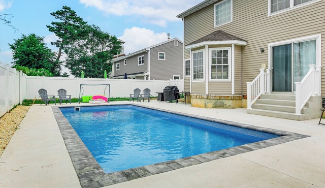 Spacious Brigantine Home ~ 1 Block to Beach!