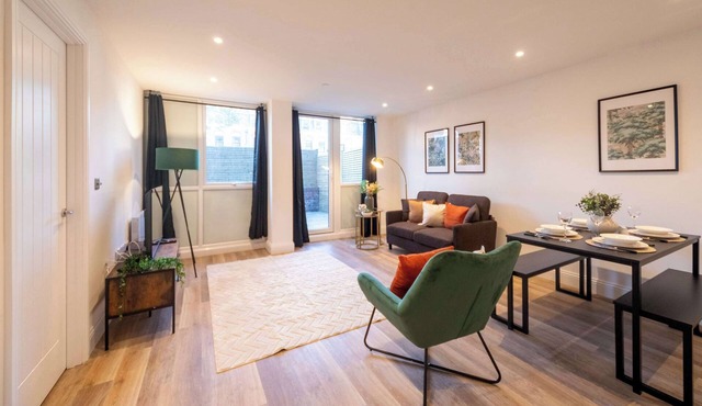 Spacious & Bright 1 Bedroom Apartment in Gravesend