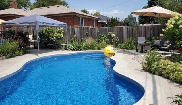 Spacious bright 2BD with Pool, 2 free parking-Ideal for longe stays