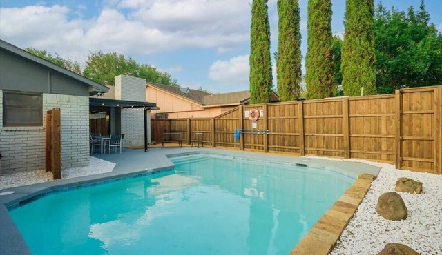 Spacious Bright and Modern Home with Pool