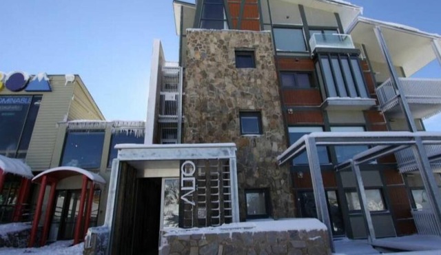 Spacious bright apartment in fabulous location