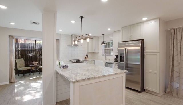 Spacious & Bright Home in Medical Center Area