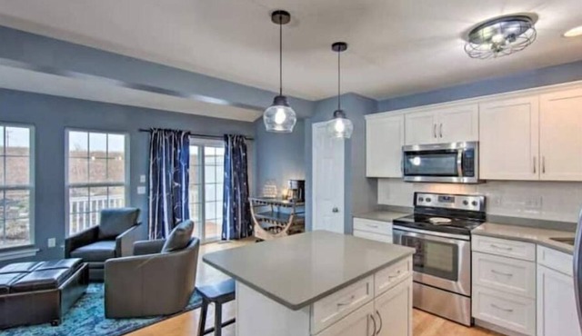 Spacious, Bright, Pristine Penn State Home!