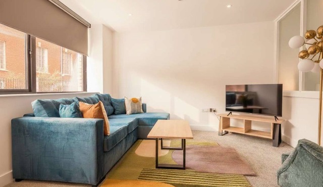 Spacious & Bright Studio in Central Rotherham