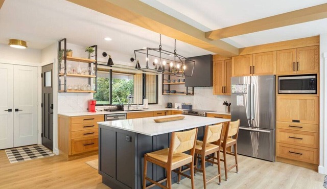 Spacious & Bright ~ Water View