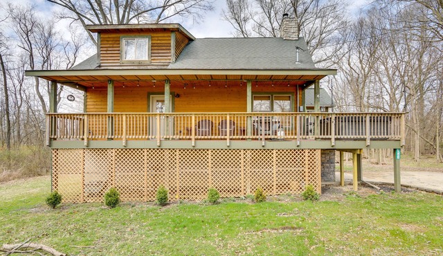 Spacious Buckeye Lake Home w/Hot Tub & Fire Pit!
