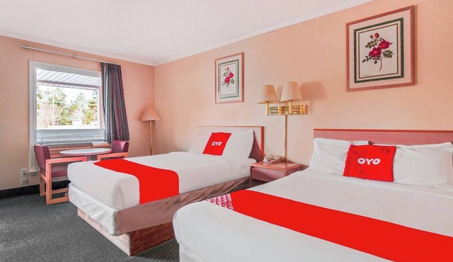 Spacious & Budget-Friendly Room w/Free Parking Near Trails & Parks