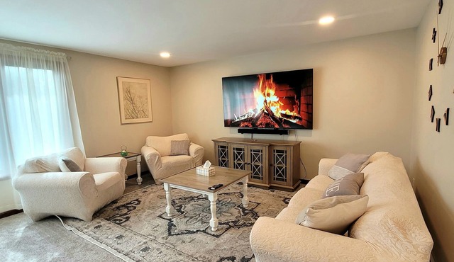 Spacious Buffalo Home Near Niagara Falls/Bills Stadium/Buffalo Airport