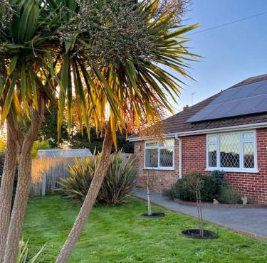 Spacious bungalow Air con & Wi-fi