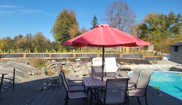 Spacious Country Retreat Near K&P Trail* Hot Tub* Water Access & Heated Pool